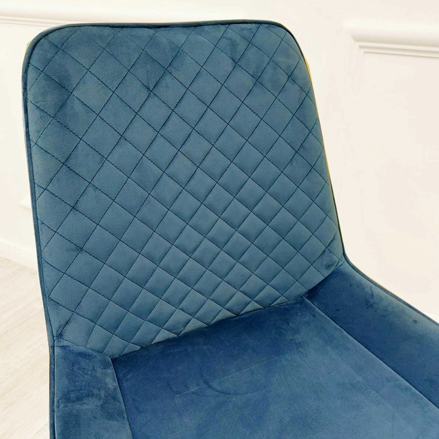 Luna Navy Blue Velvet Dining Chair - Image 4